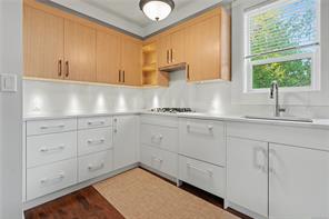 1064 Beverley Pl — listing photo 16 of 88
