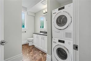 1064 Beverley Pl — listing photo 22 of 88
