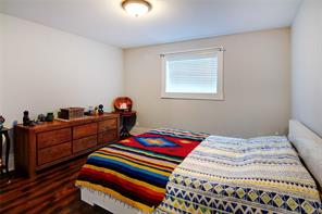 1064 Beverley Pl — listing photo 39 of 88
