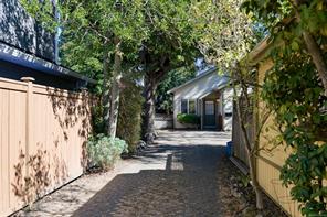 2563 Shelbourne St, Victoria