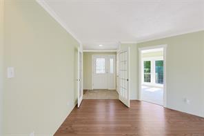 574 Cedar Cres — listing photo 22 of 66