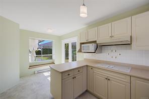 574 Cedar Cres — listing photo 28 of 66