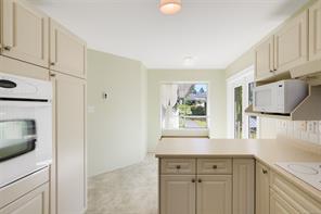 574 Cedar Cres — listing photo 29 of 66