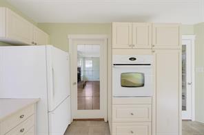 574 Cedar Cres — listing photo 32 of 66