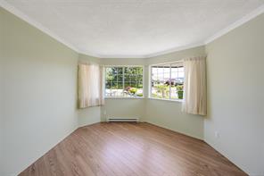 574 Cedar Cres — listing photo 35 of 66