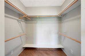 574 Cedar Cres — listing photo 37 of 66