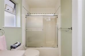 574 Cedar Cres — listing photo 40 of 66