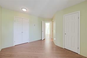 574 Cedar Cres — listing photo 43 of 66