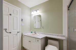 574 Cedar Cres — listing photo 46 of 66