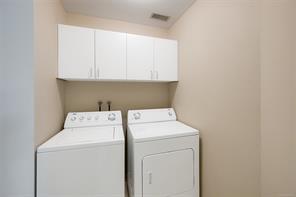 574 Cedar Cres — listing photo 49 of 66