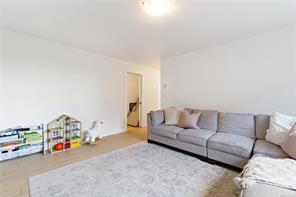 549 Doreen Pl — listing photo 26 of 40