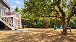 558 Kenneth St — listing photo 14 of 43