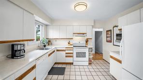 558 Kenneth St — listing photo 15 of 43