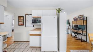 558 Kenneth St — listing photo 17 of 43