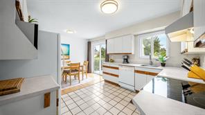 558 Kenneth St — listing photo 18 of 43