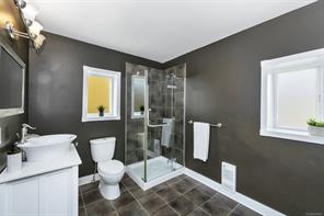 1622 Camosun St — listing photo 17 of 54