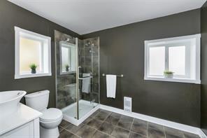 1622 Camosun St — listing photo 18 of 54