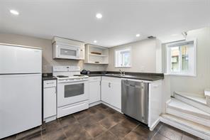1622 Camosun St — listing photo 34 of 54