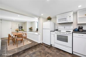 1622 Camosun St — listing photo 35 of 54