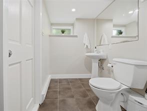 1622 Camosun St — listing photo 39 of 54