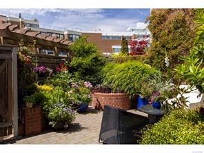 239 Belleville St — listing photo 16 of 47