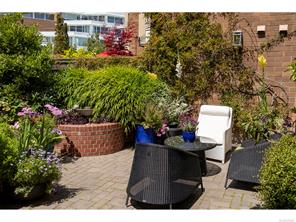 239 Belleville St — listing photo 18 of 47