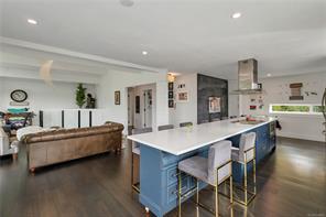527 Burman Crt — listing photo 18 of 39
