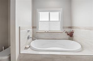 9-1584 Adelaide St — listing photo 21 of 56