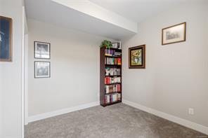 9-1584 Adelaide St — listing photo 33 of 56