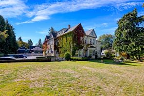 1249 Rockland Ave, Victoria