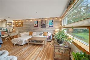 $383,000 - 1685 Estevan Rd<br>Nanaimo, British Columbia, V9S 5V9