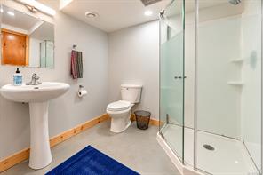 1215 Queens Ave — listing photo 25 of 50