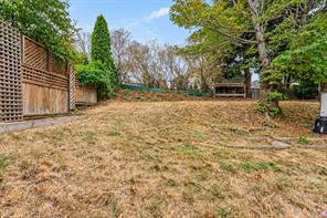 1215 Queens Ave — listing photo 35 of 50