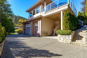 8593 Kingcome Cres — listing photo 33 of 50
