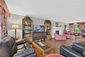 3798 Laurel Dr — listing photo 32 of 61