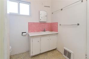 2531 Fernwood Rd — listing photo 18 of 37