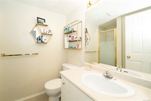 201-9876 Esplanade St — listing photo 17 of 30
