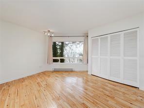 4553 Cordova Bay Rd — listing photo 19 of 41