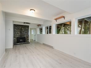 4553 Cordova Bay Rd — listing photo 22 of 41