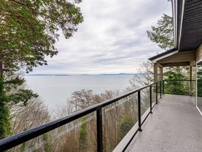4553 Cordova Bay Rd — listing photo 32 of 41
