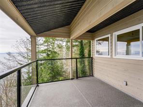 4553 Cordova Bay Rd — listing photo 33 of 41