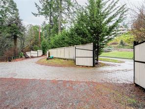 4553 Cordova Bay Rd — listing photo 38 of 41