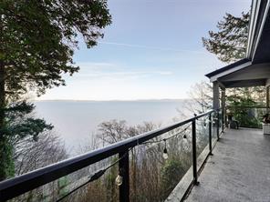 4553 Cordova Bay Rd — listing photo 39 of 41