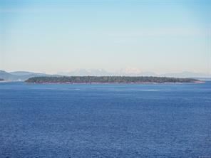 4553 Cordova Bay Rd — listing photo 40 of 41