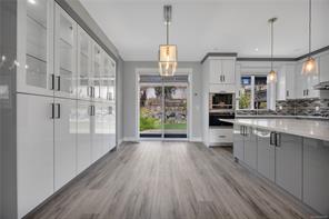 267 Golden Oaks Cres — listing photo 15 of 95