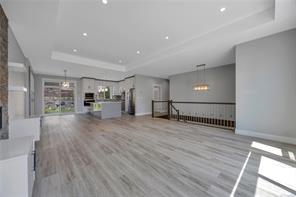 267 Golden Oaks Cres — listing photo 23 of 95