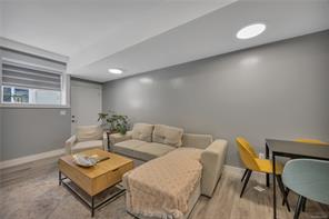 267 Golden Oaks Cres — listing photo 62 of 95