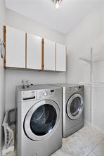 23-4360 Emily Carr Dr — listing photo 30 of 40