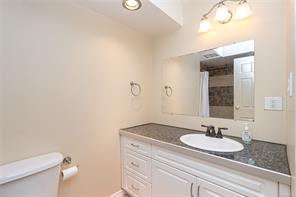 403-1342 Hillside Ave — listing photo 23 of 30