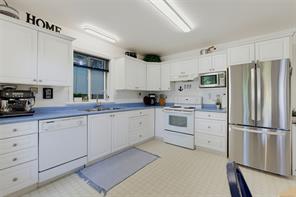 2244 Malaview Ave — listing photo 15 of 44